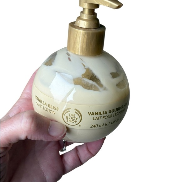 The Body Shop Vanilla Hand Lotion 8.1 oz - Picture 1 of 5